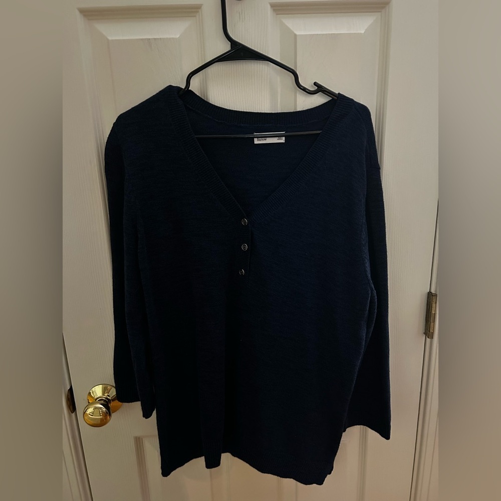 Croft & Barrow Blue Light V Neck Sweater with buttons up the front cotton blend
